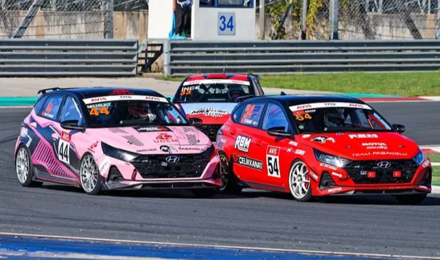 İstanbul Park'ta zirve mücadelesi nefes kesti
