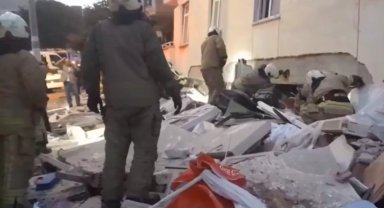 İstanbul Valiliği: Maltepe'de 3'ü çocuk 8 kişi sağ kurtarıldı... Arama çalışmaları sürüyor