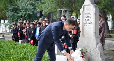 İstanbul'un kurtuluşunun 103. yılında Şükrü Naili Gökberk Paşa kabri başında anıldı