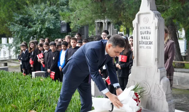 İstanbul'un kurtuluşunun 103. yılında Şükrü Naili Gökberk Paşa kabri başında anıldı