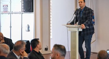 İzmir Bornova'da Başkan Eşki esnafla bir araya geldi