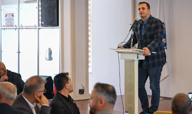 İzmir Bornova'da Başkan Eşki esnafla bir araya geldi