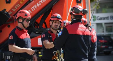 İzmir İtfaiyesi'nden gerçeği aratmayan tatbikat