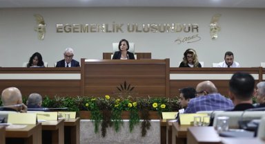 İzmir Karabağlar'da 2027 bütçesi komisyona gönderildi