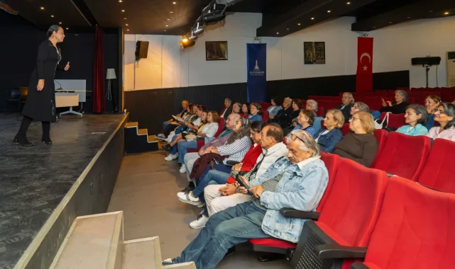 İzmir'de 3. Yaş Üniversitesi'nde son dönem heyecanı