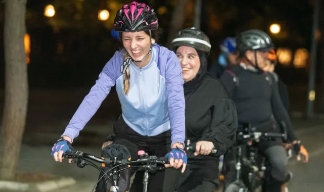İzmir'de görme engelliler Kültürpark'ta pedal çevirdi