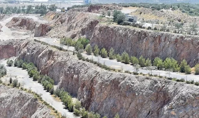 İzmir'de hafriyat toprağı kontrollü sahalarda toplanıyor