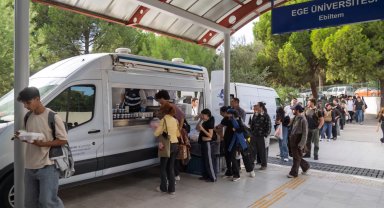 İzmir'de üniversiteliler Büyükşehir'e emanet