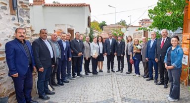 İzmirli muhtarlar Narlıdere'de buluştu