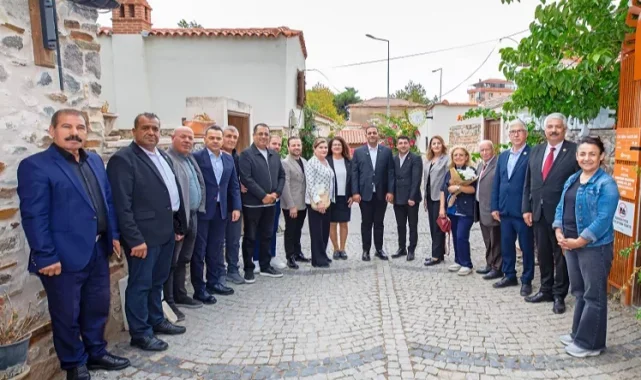 İzmirli muhtarlar Narlıdere'de buluştu