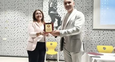 Karabağlar Seniha Mayda Ortaokulu'nda 4 yıllık emeğe vefa