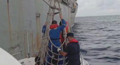Kaş açıklarında yaralanan gemi mürettebatı Sahil Güvenlik tarafından kurtarıldı