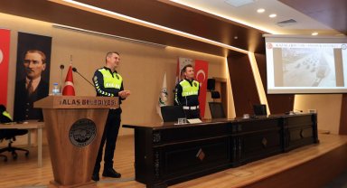 Kayseri Talas'ta emniyet kemerine simülasyonlu anlatım