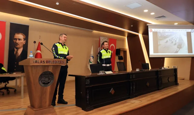 Kayseri Talas'ta emniyet kemerine simülasyonlu anlatım