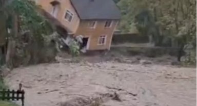 Kocaeli afet yaşıyor! Sapanca'da bir evi dere yuttu