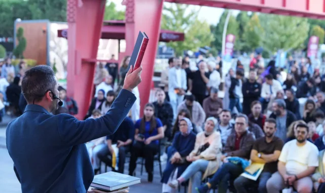 Kocaeli Kitap Fuarı'nda müzayede heyecanı
