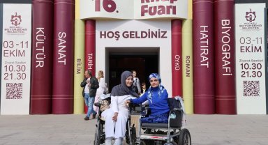 Kocaeli'de "Engelsiz Taksi" ile Kitap Fuarı'na kolay ulaşım