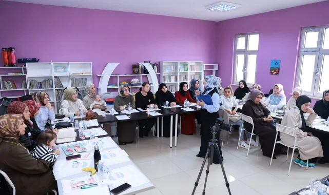 Kocaeli'de Gebze Okur Projesi'nde veli ve öğretmen buluşma