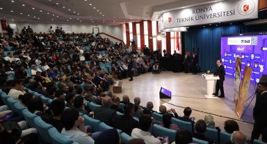 Konya'da Başkan Altay gençlerle bir araya geldi