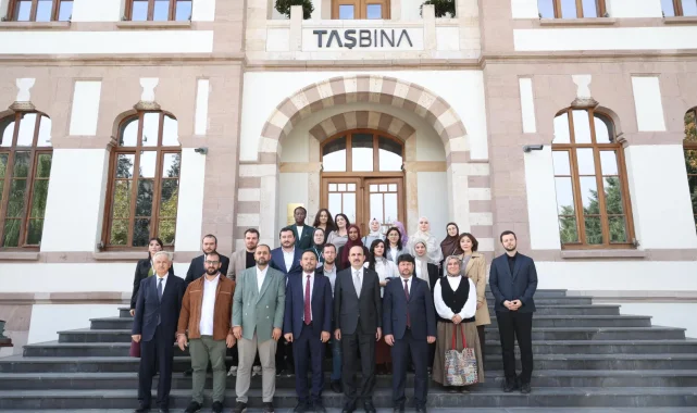 Konya'da uluslararası genç yazarlardan Başkan Altay'a ziyaret
