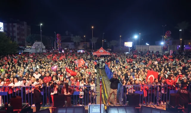 Muğla Dalaman'da Cımhuriyet coşkusu zirve yaptı