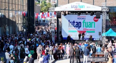 Nadir eserler Kocaeli Kitap Fuarı'nda müzayedeye çıkıyor
