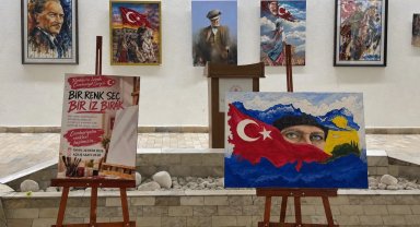 "Renklerin İzinde Cumhuriyet Sergisi" Bursa'da kapılarını açtı