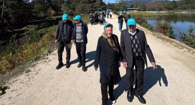 Sakarya YADEM yaşlılarından Taraklı Karagöl'de huzur dolu gün