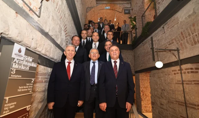 Tarihi Kuyumcu Han İstanbul'a kazandırıldı