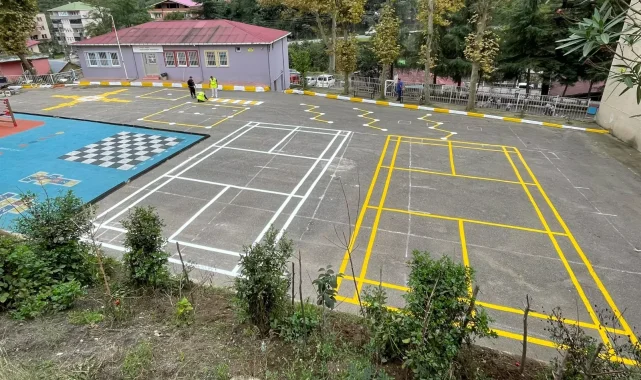 Trabzon'da okul bahçelerine renkli dokunuş