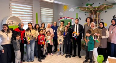 Trabzonlu öğrenciler Çilekli Düşler Köyü'nde eğlendi