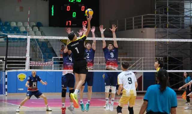 Voleybolda Konya Büyükşehir fırtınası