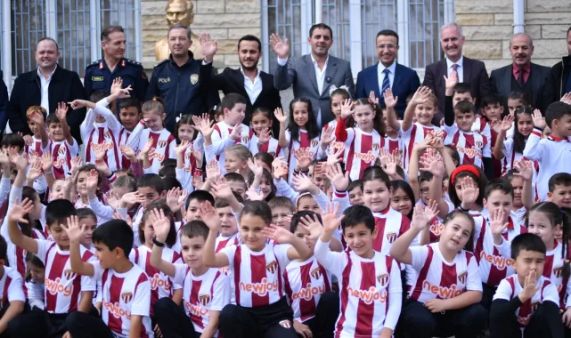 Yeniceköy'de 750 öğrenci İnegölspor formasına kavuştu