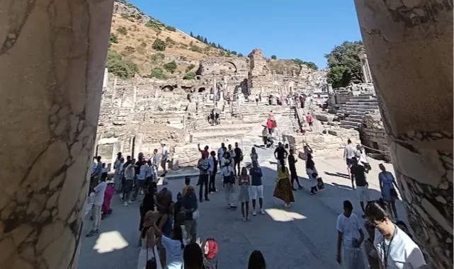 Yerli turist 3 ayda 155 milyar TL harcadı! Seyahat sayısı geriledi