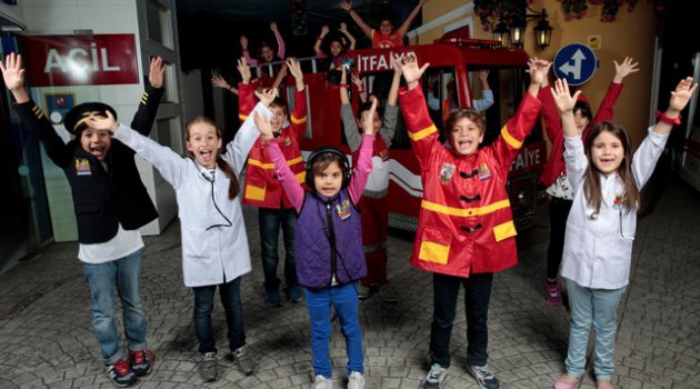 23 Nisan'da çocuklar meslekleri deneyimliyor
