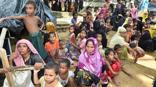 250 Bin Arakanlı Çocuk Bangladeş'e Sığındı