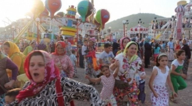 550 Çocuk Lunapark Heyecanı Yaşadı