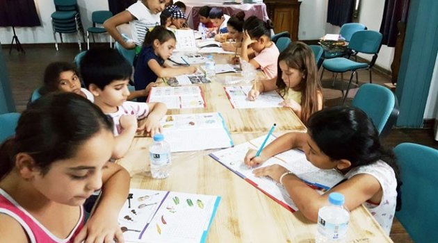 60 Çocuk Birlikte Eğlenip Öğreniyor