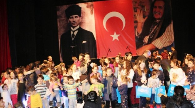 Adam Olacak Çocuklar Barış Manço'yu And