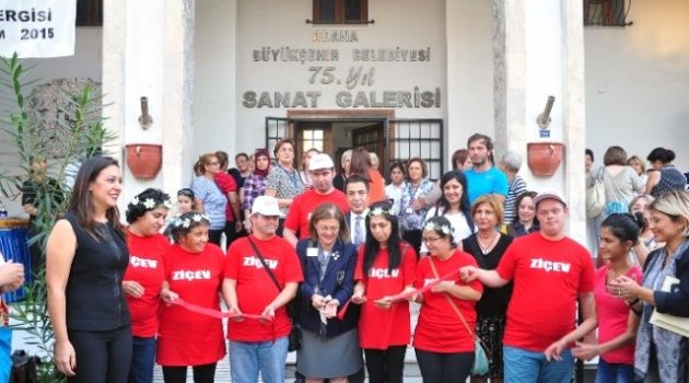 Adana'da Zihinsel Engelli Çocuklar Yararına Sergi Açıldı