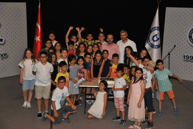 ADÜ Çocuk Üniversitesi 2. Dönem Mezunlarını Verdi
