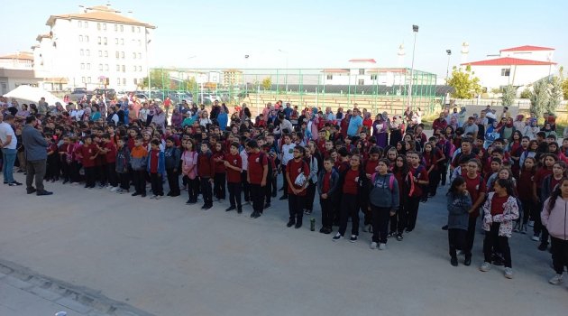 Afyonkarahisar'da ilk ders zili çaldı