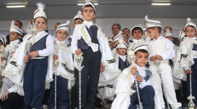 Akçakiraz'da 104 Çocuk İçin Sünnet Şöleni