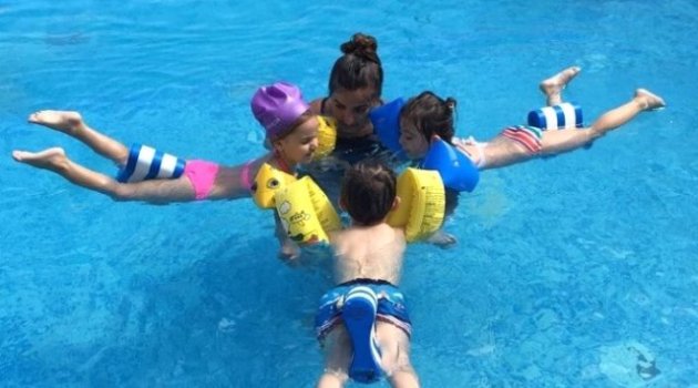 Akçakoca'lı Çocuklar Yüzme Öğreniyor