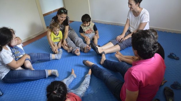 Akranlarından Hayatı Öğreniyorlar