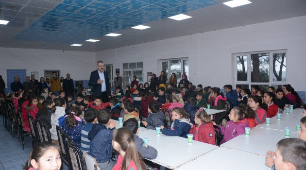 Ali Özkan’dan Miniklerle Okuma Etkinliği