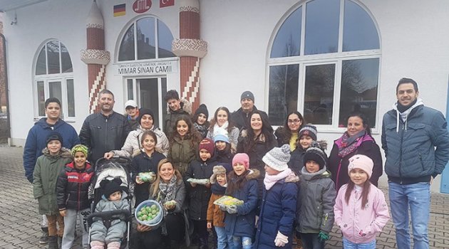 Almanya'da Çocuklar, Soğuktan Etkilenen Kuşları Unutmadı