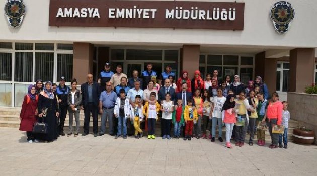 Amasyalı Çocuklar, Asker ve Polis Amcalarına Yiyecek Gönderdi
