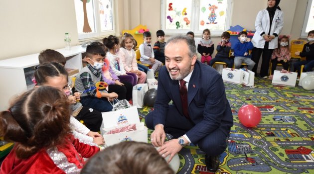 Ana Kucağı'nda karne sevinci yaşandı