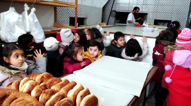 Anaokulu Öğrencileri Ekmek İsraf Etmemeyi Öğreniyor